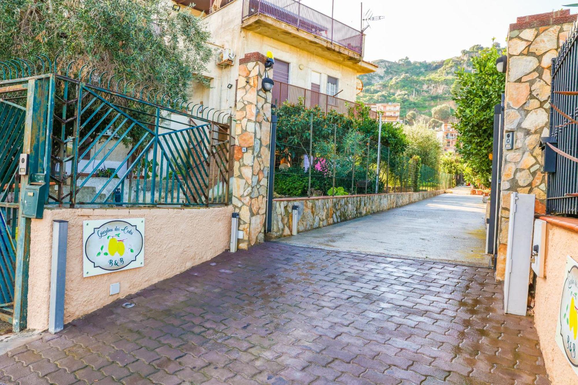 B&B Giardino Dei Cedri Trabia Luaran gambar