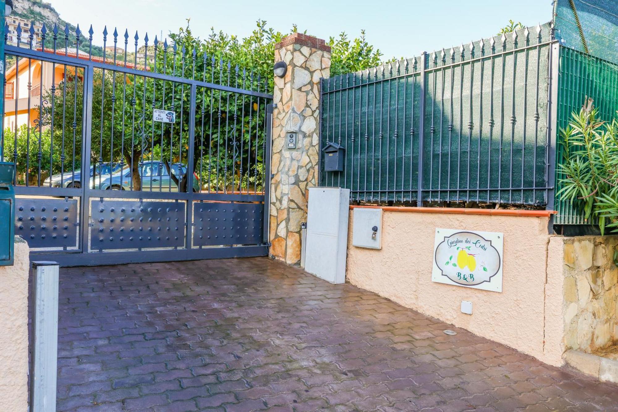 B&B Giardino Dei Cedri Trabia Luaran gambar