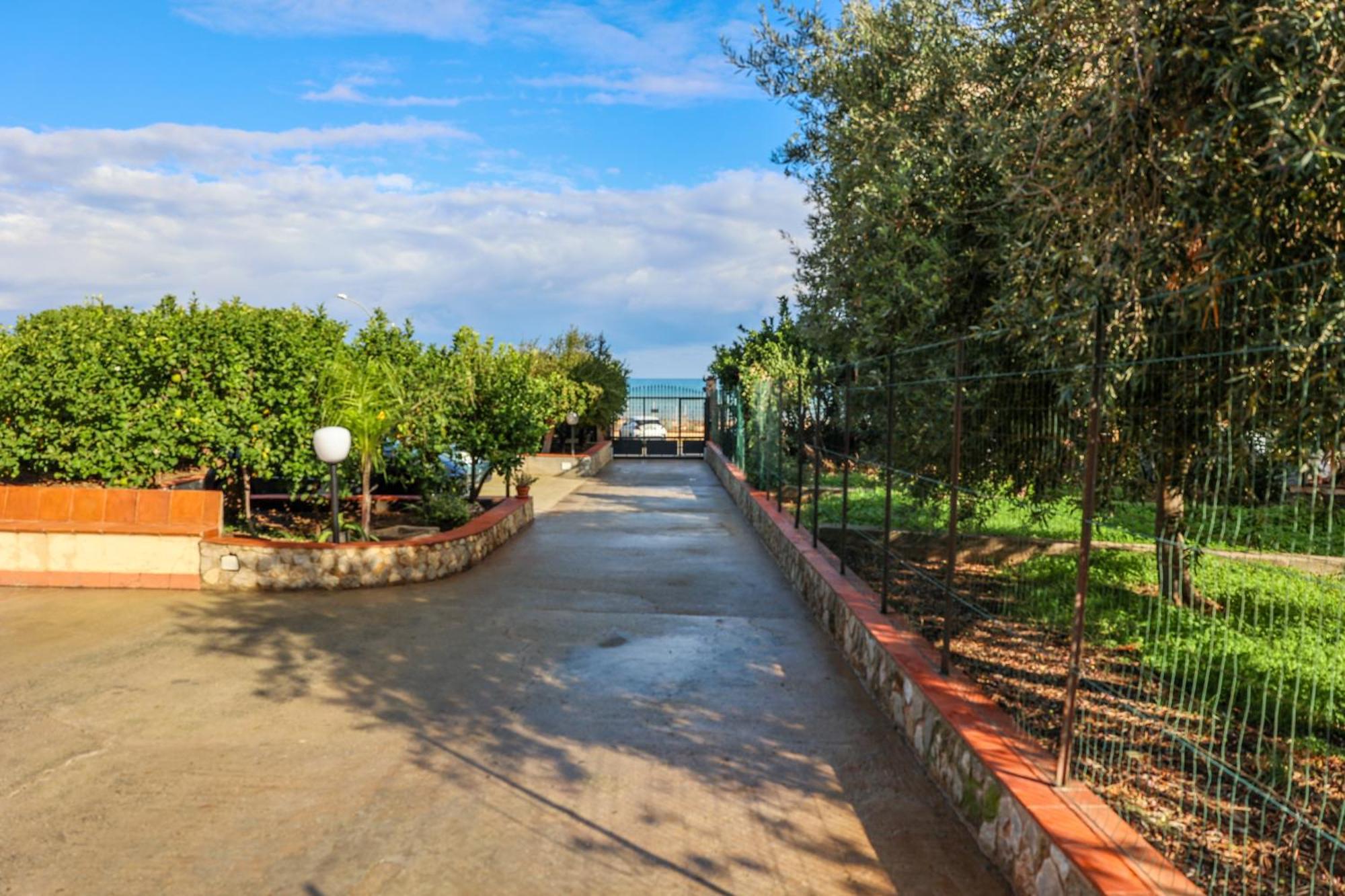 B&B Giardino Dei Cedri Trabia Luaran gambar